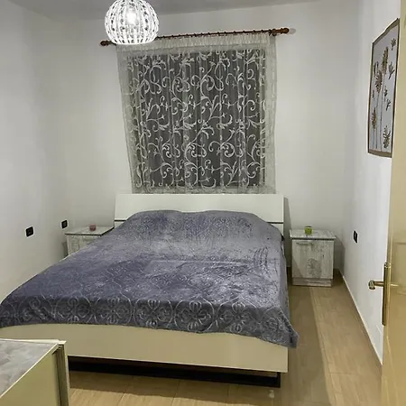 Dibra Near Center Of Hotel