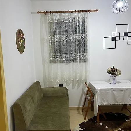Dibra Near Center Of 5*