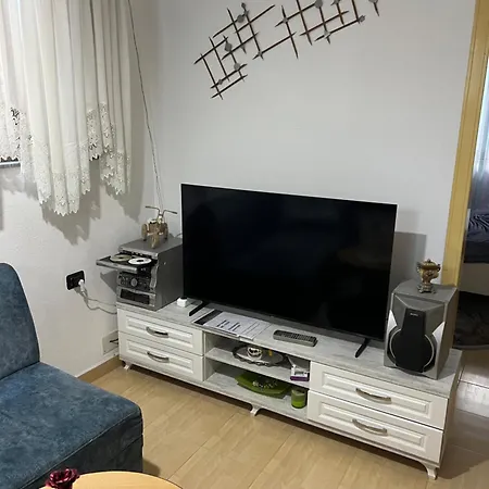 Hotel Dibra Near Center Of