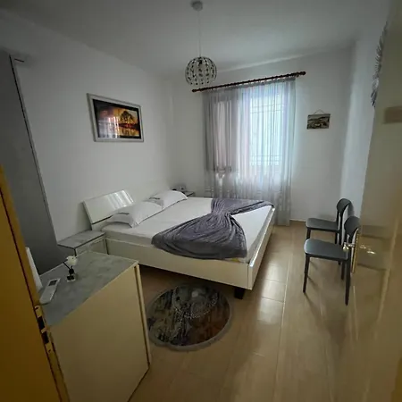 Dibra Near Center Of Hotel 5*